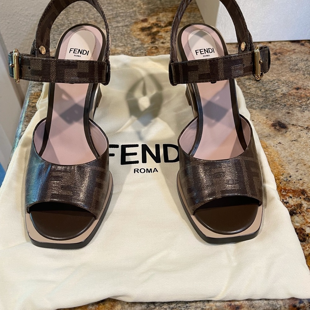 Fendi logo 85mm strap wedge